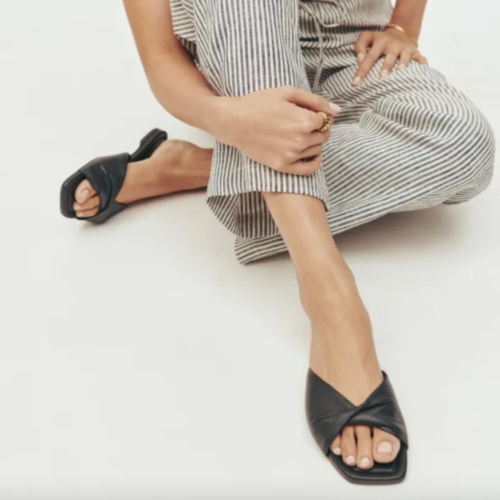 Reformation Mikki Twist Flat Sandal Size 8.5